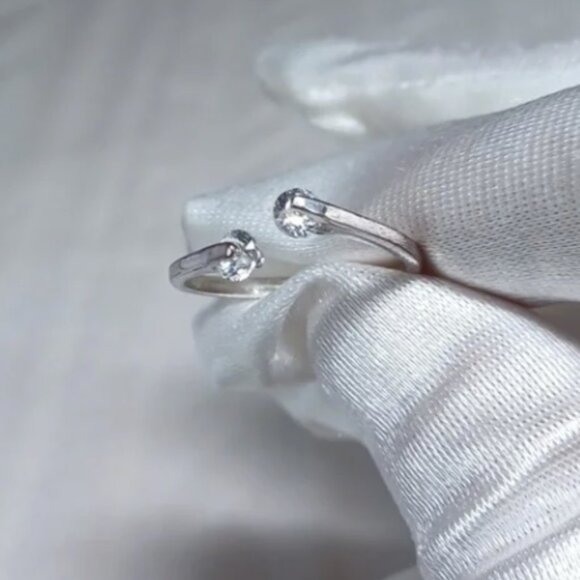 WOMANS STERLING SILVER 925 ADJUSTABLE RING WITH CUBIC ZIRCONIA - Picture 1 of 7